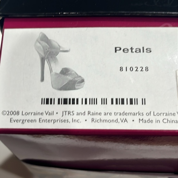 JUST THE RIGHT SHOE, PETALS, ITEM# 810228, LORRAINE VAIL, 2008 - Picture 9 of 9